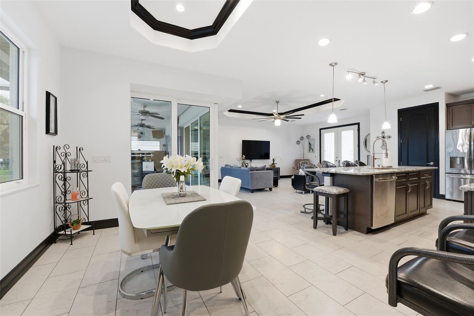 Listing photo id 5 for 200 Eppinger Drive