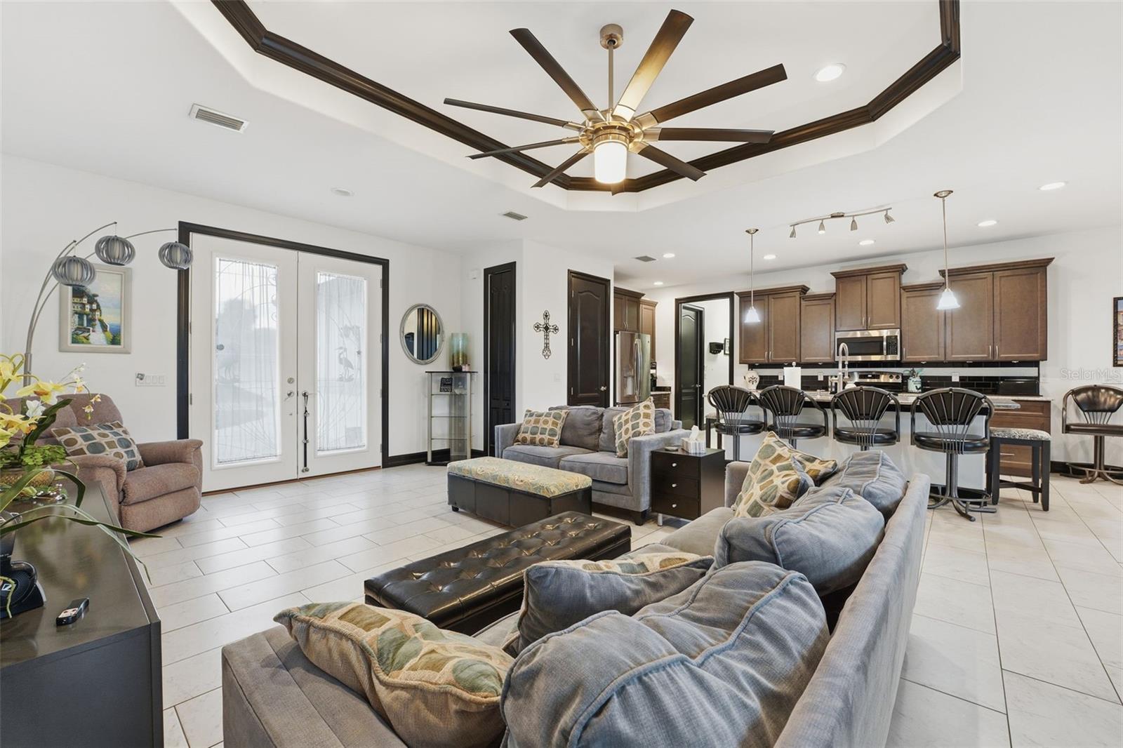 Listing photo id 7 for 200 Eppinger Drive