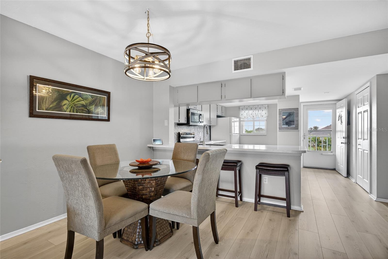 Image 11 of 41 For 3310 Loveland Boulevard 405