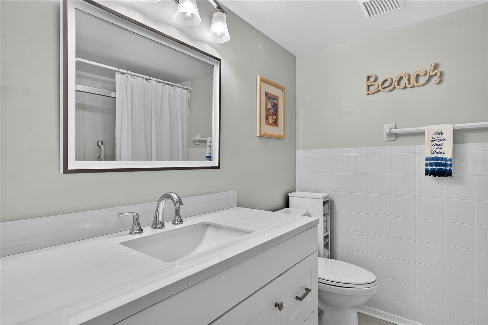 Image 23 of 41 For 3310 Loveland Boulevard 405