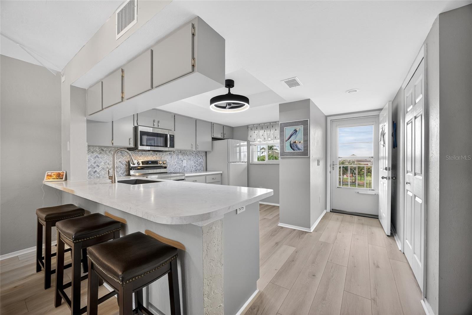 Image 4 of 41 For 3310 Loveland Boulevard 405