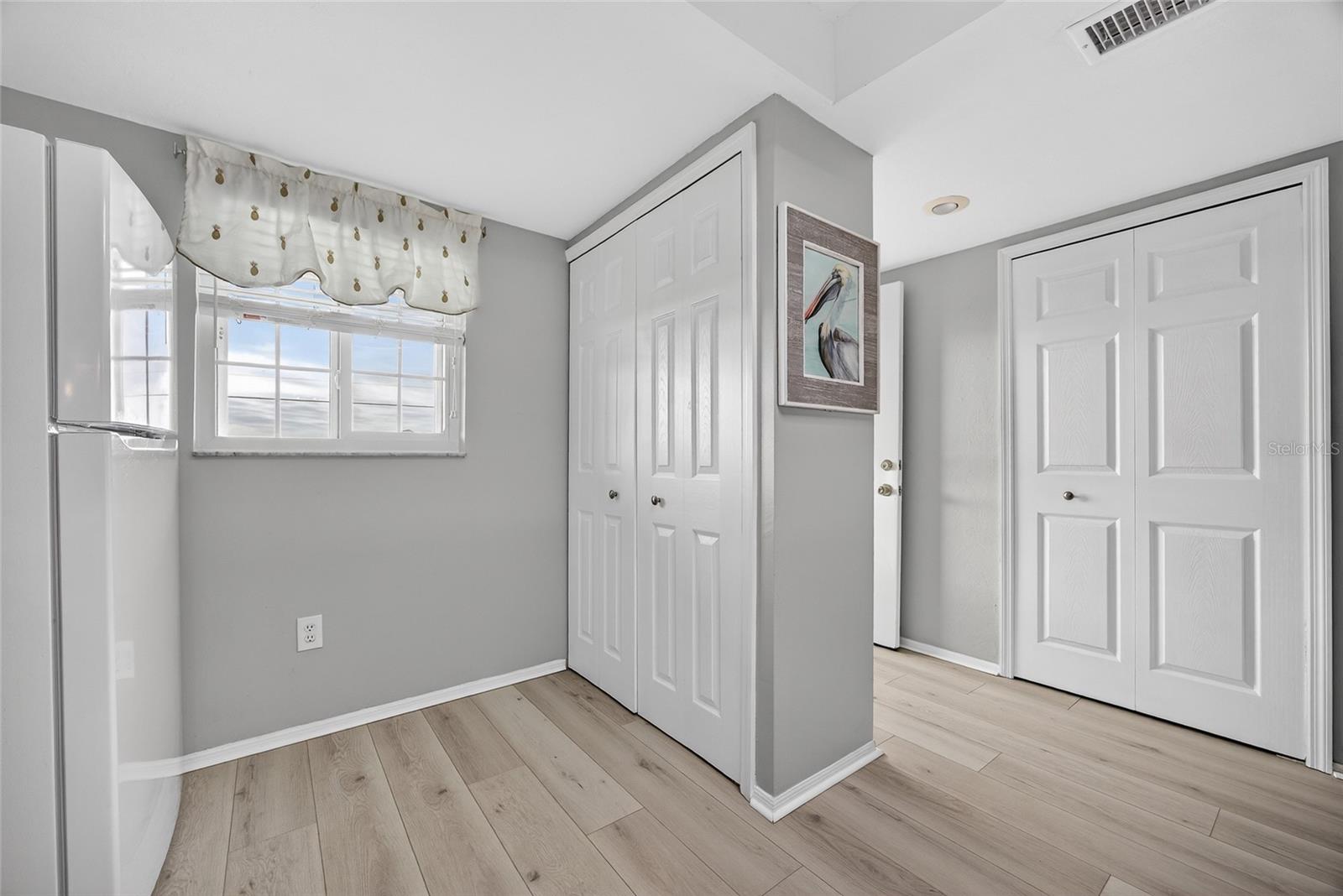 Image 6 of 41 For 3310 Loveland Boulevard 405