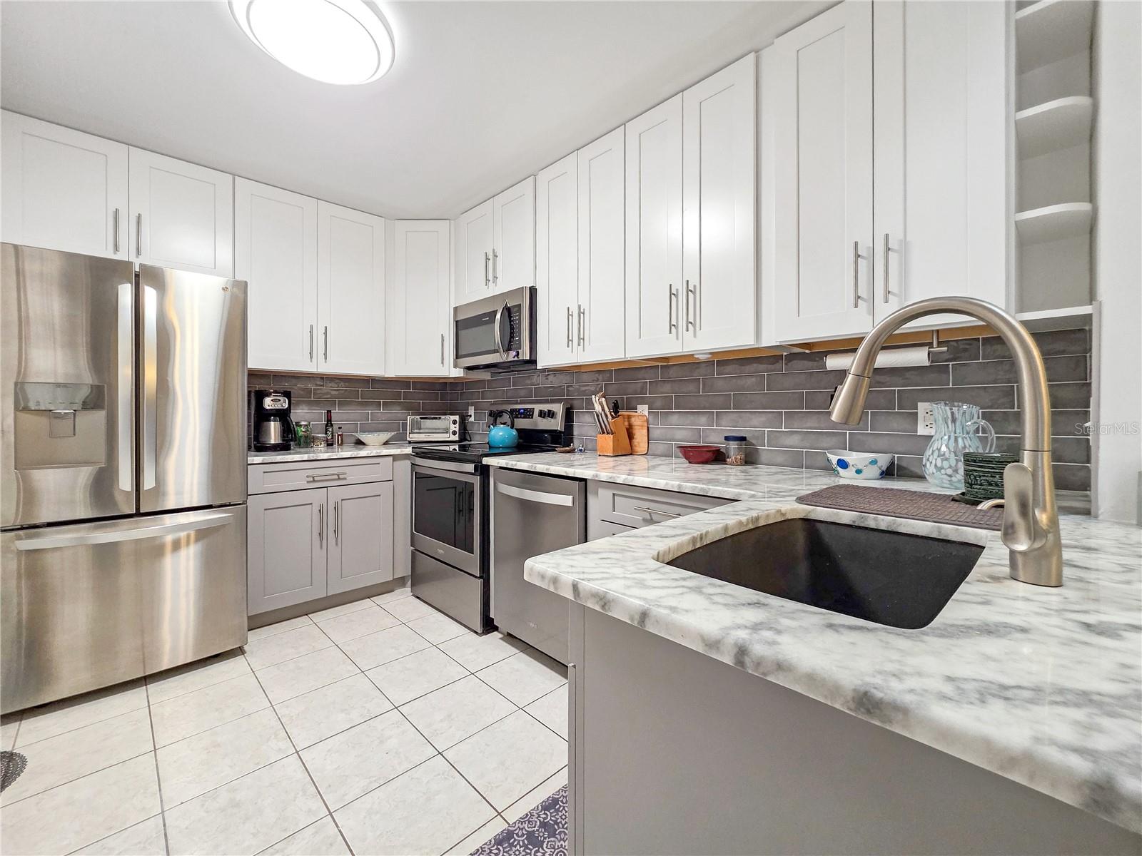 Image 3 of 20 For 3300 Loveland Boulevard 2904