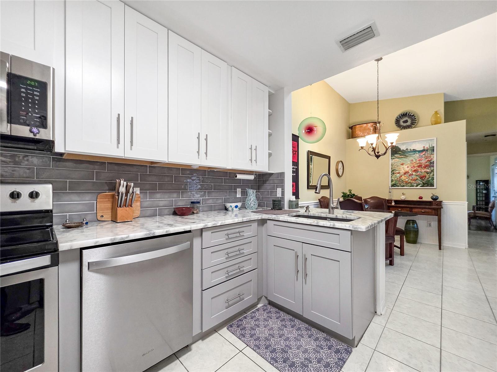 Image 4 of 20 For 3300 Loveland Boulevard 2904