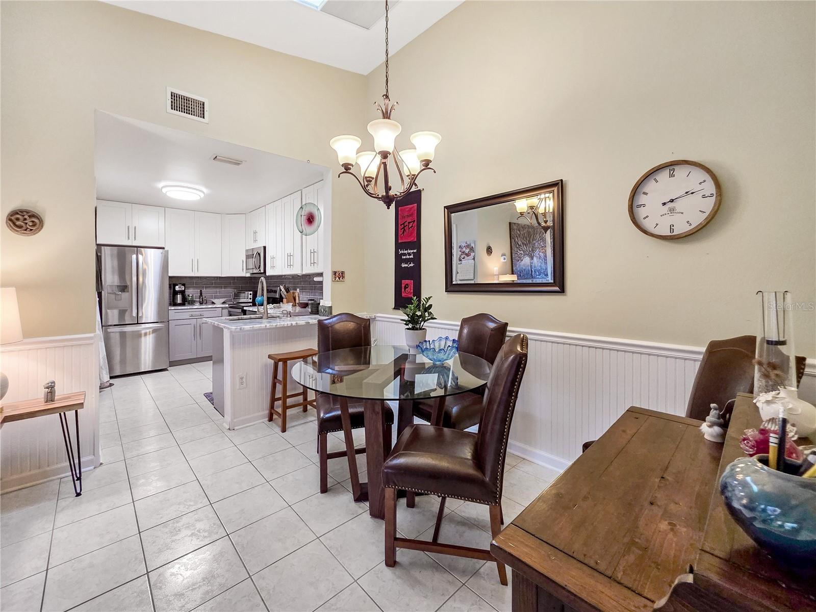 Image 5 of 20 For 3300 Loveland Boulevard 2904