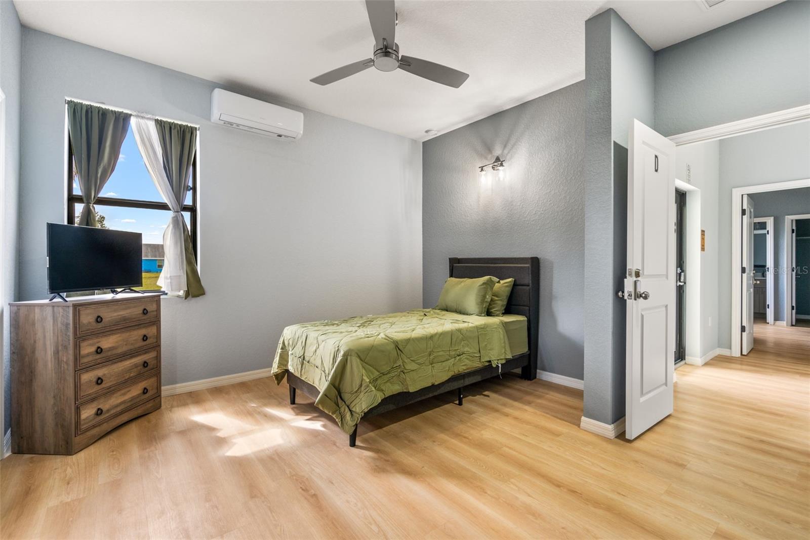 Image 13 of 24 For 5479 Biscayne Drive