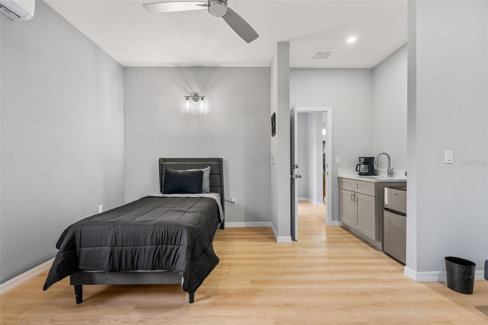 Image 20 of 24 For 5479 Biscayne Drive