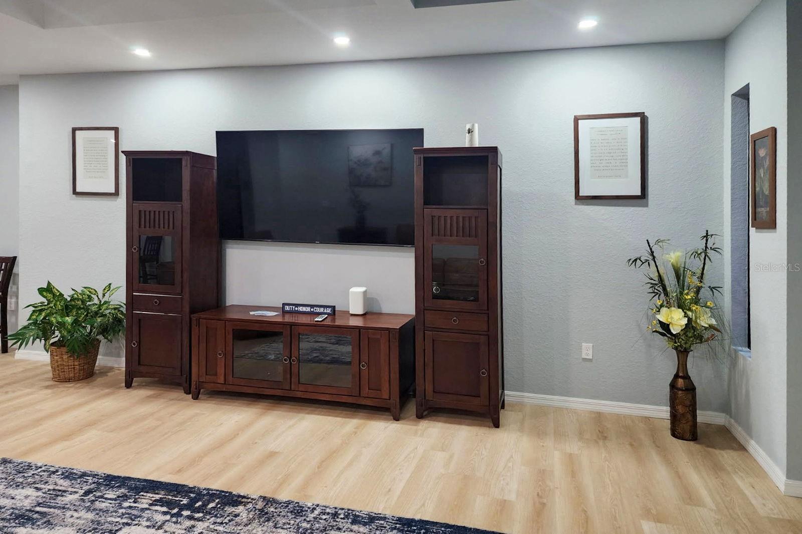 Image 4 of 24 For 5479 Biscayne Drive