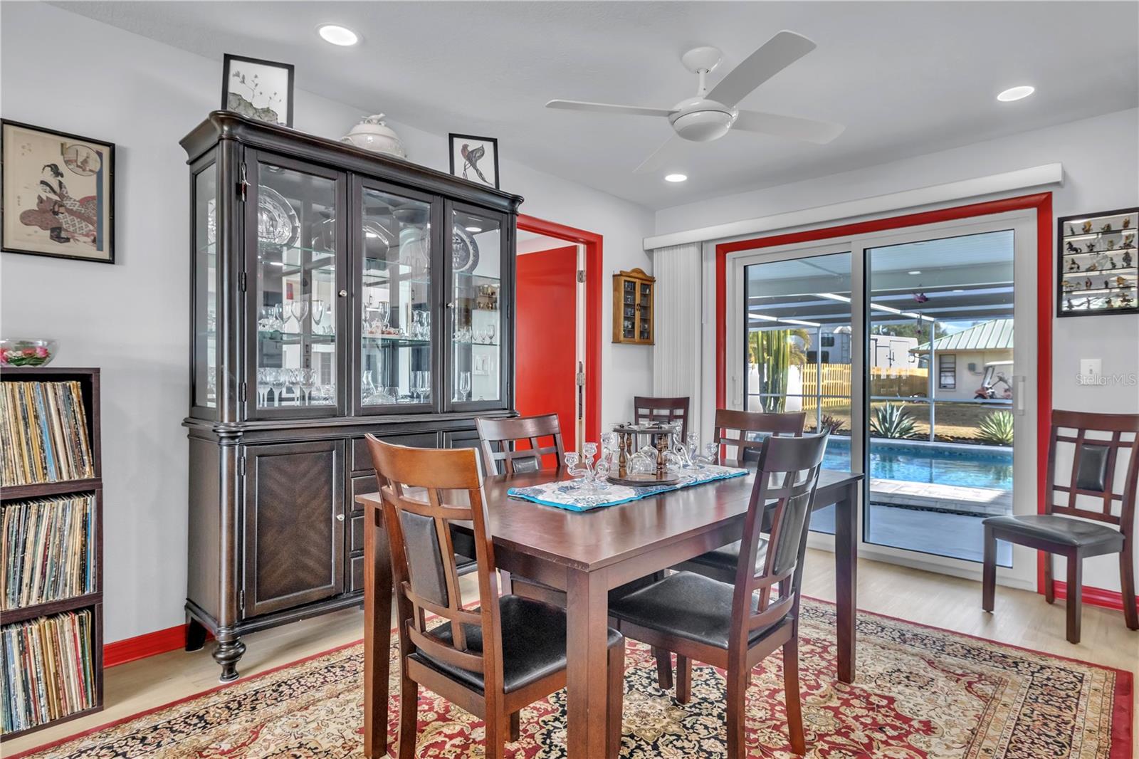 Image 22 of 64 For 973 Dobell Terrace Nw