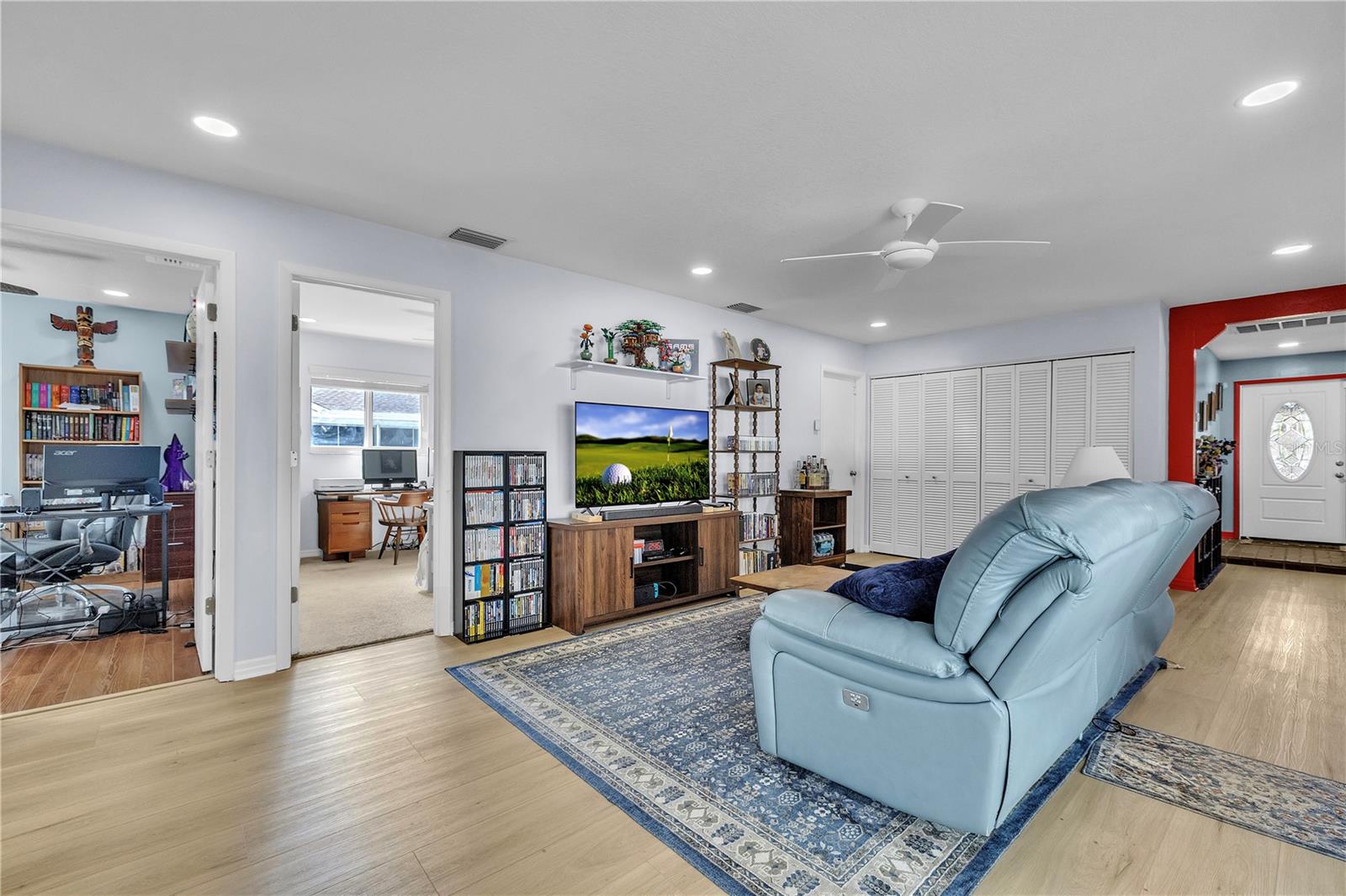 Image 30 of 64 For 973 Dobell Terrace Nw