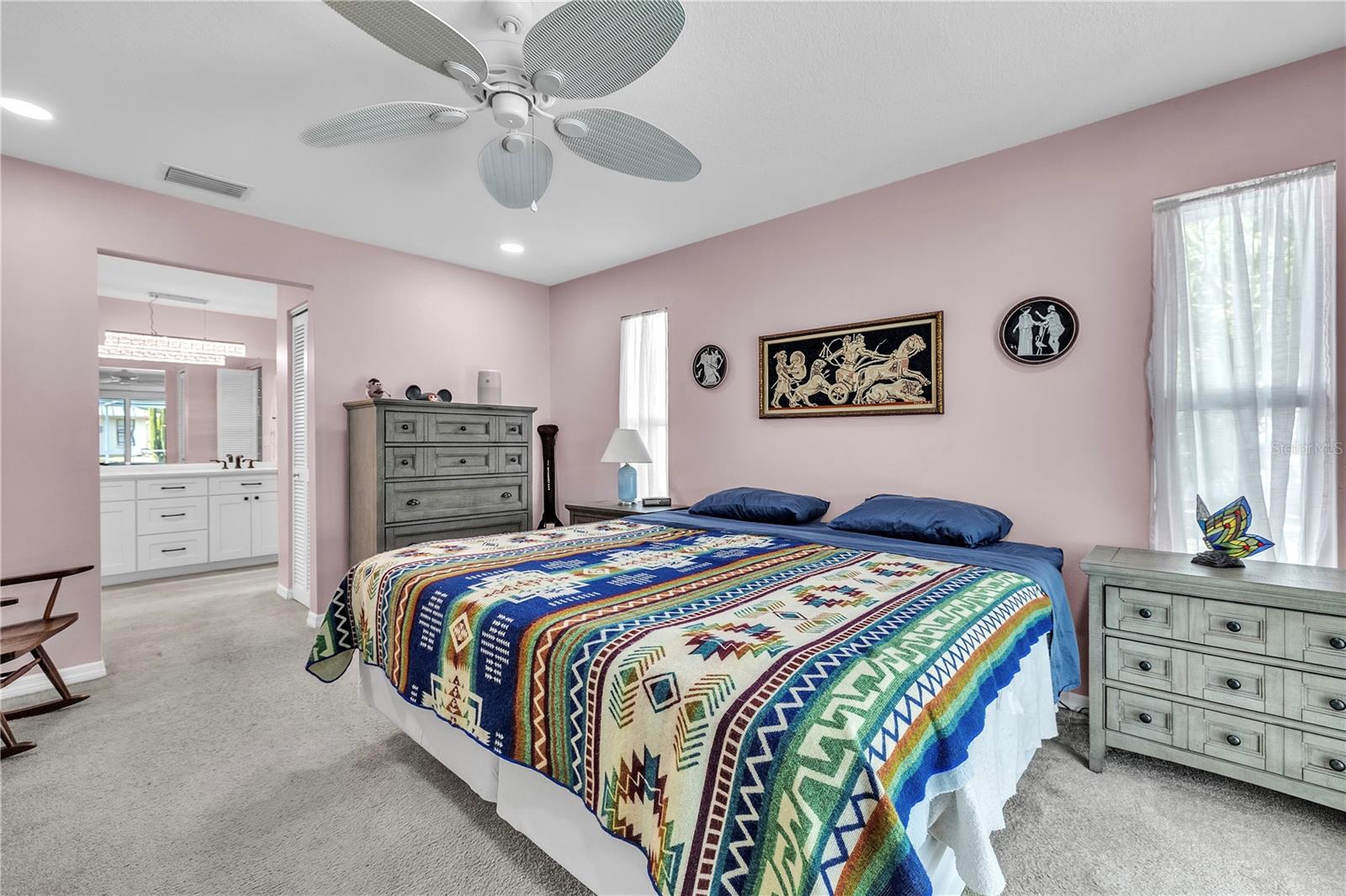 Image 31 of 64 For 973 Dobell Terrace Nw