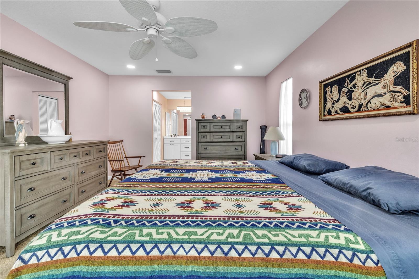 Image 32 of 64 For 973 Dobell Terrace Nw