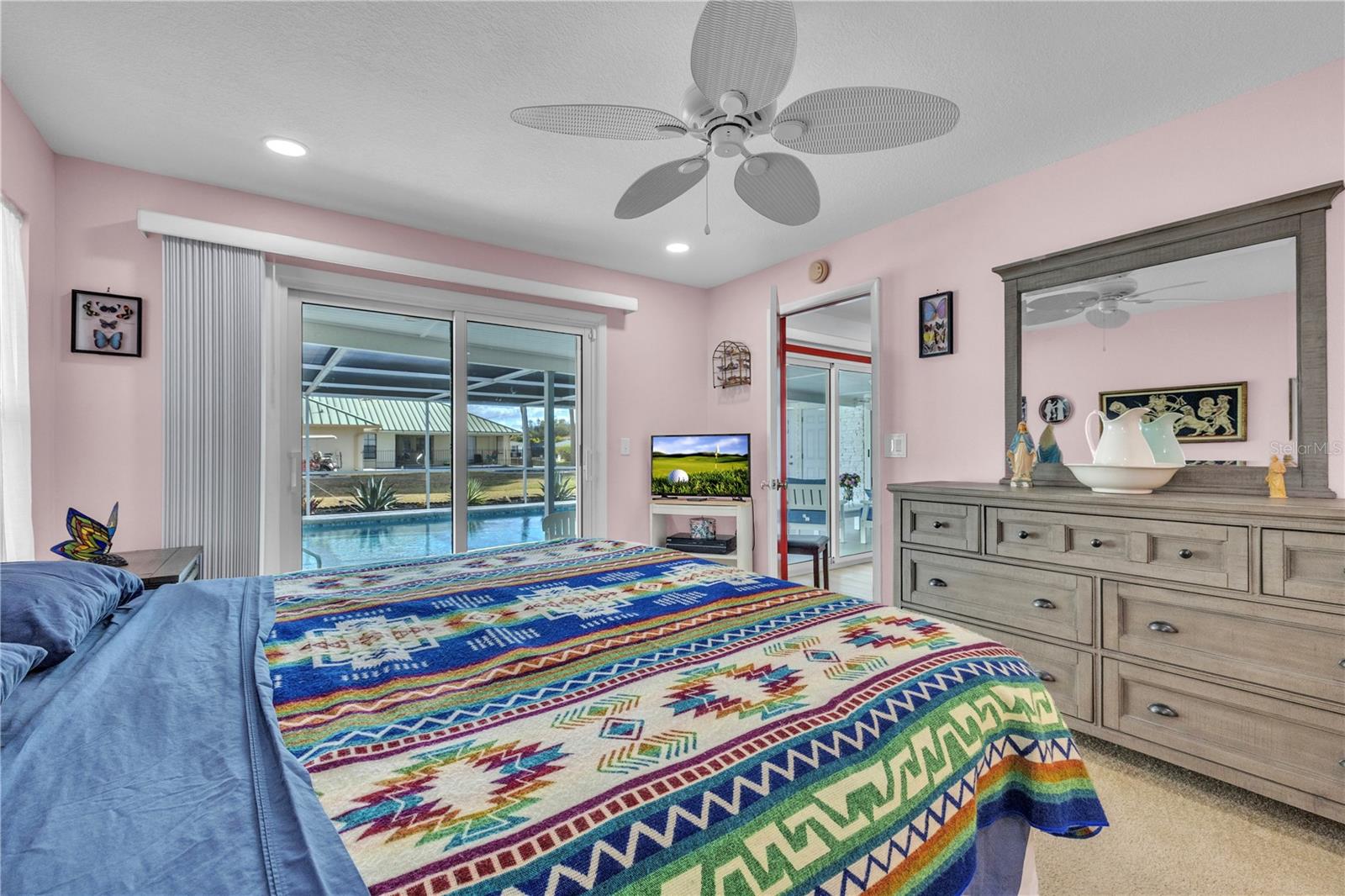 Image 33 of 64 For 973 Dobell Terrace Nw