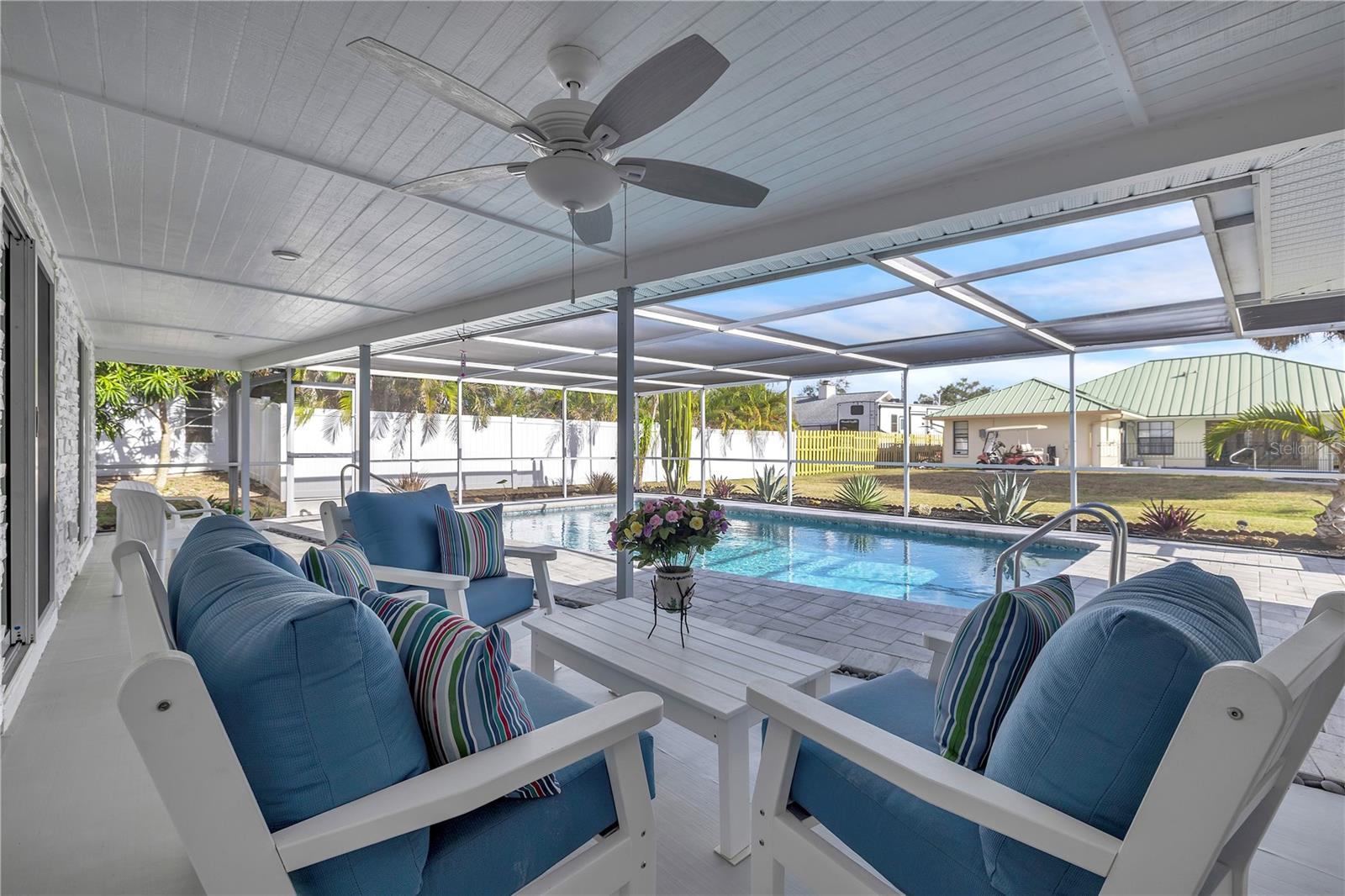 Image 48 of 64 For 973 Dobell Terrace Nw