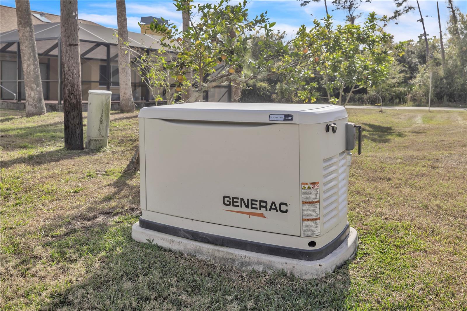 Image 62 of 64 For 973 Dobell Terrace Nw