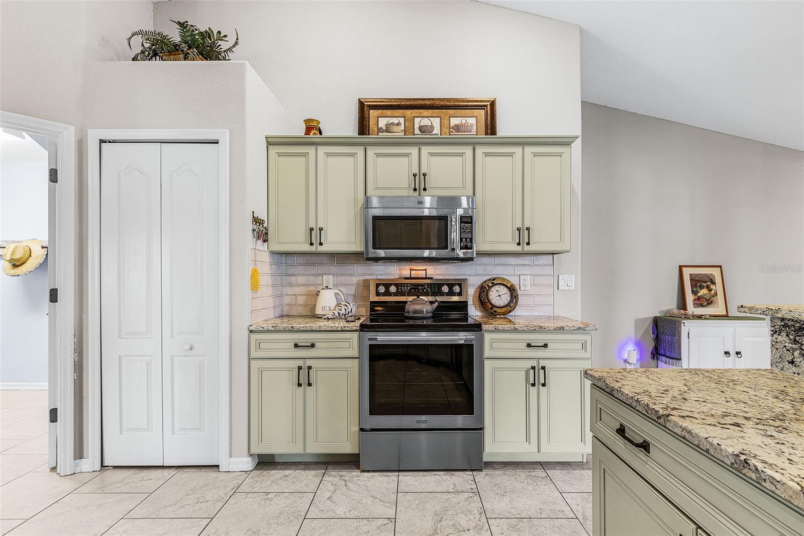 Image 13 of 46 For 2847 46th Place