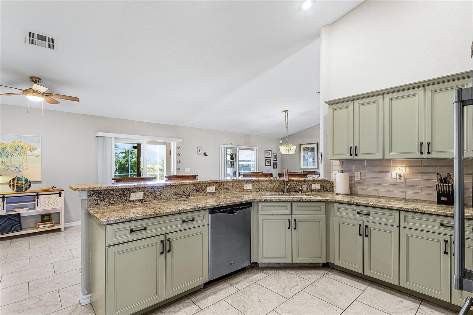 Image 14 of 46 For 2847 46th Place