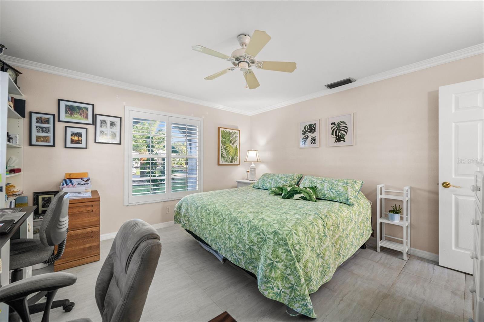 Image 20 of 42 For 240 20th Place