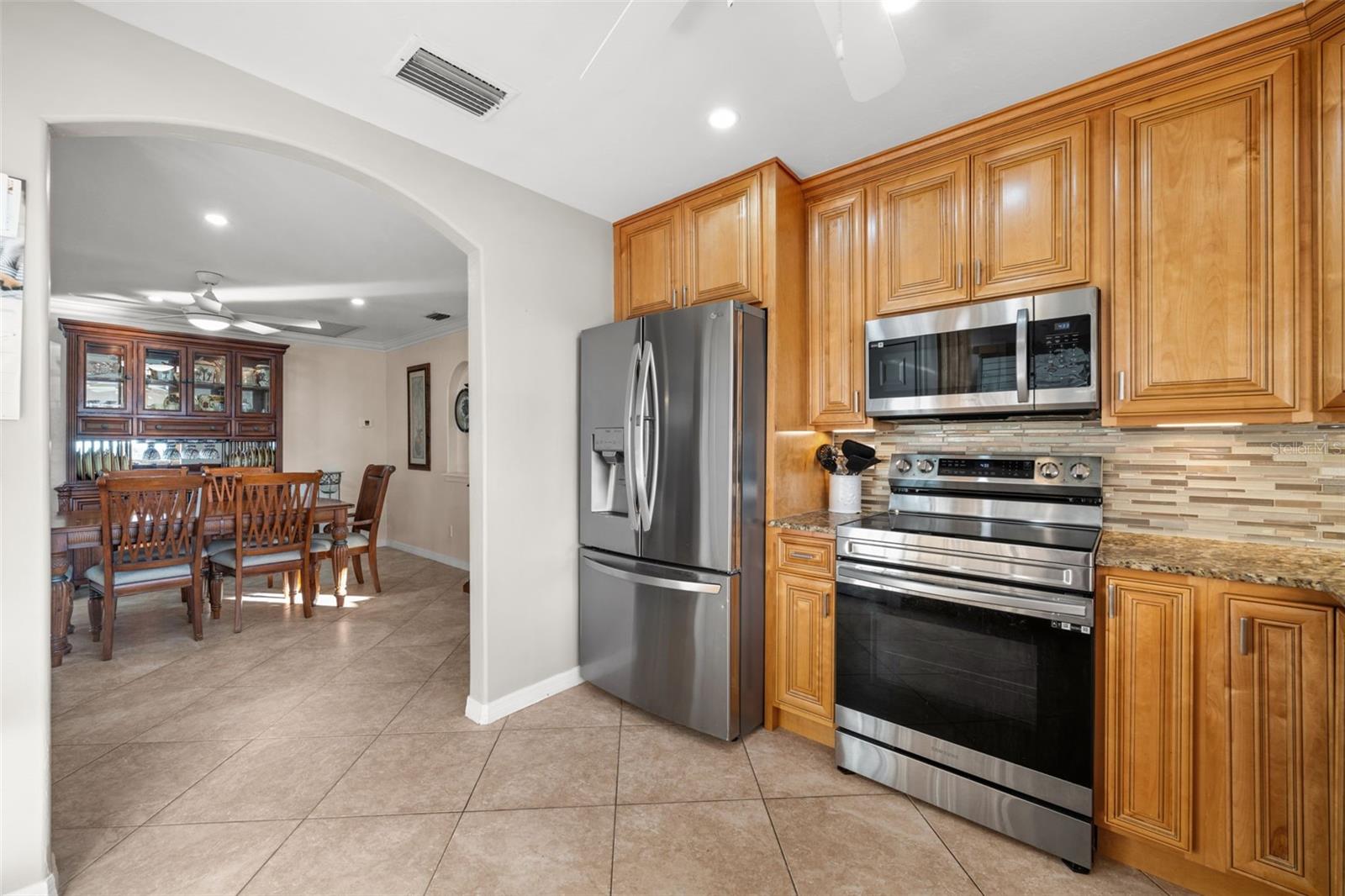 Image 7 of 42 For 240 20th Place