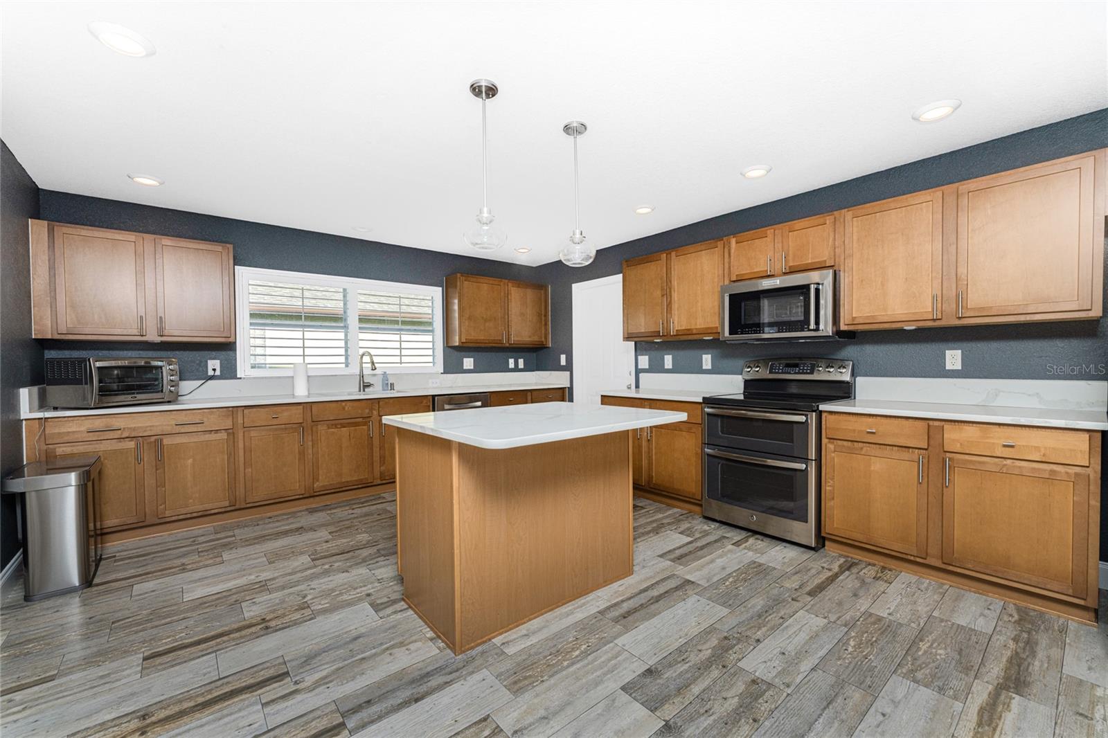 Image 20 of 75 For 17 Callao Street