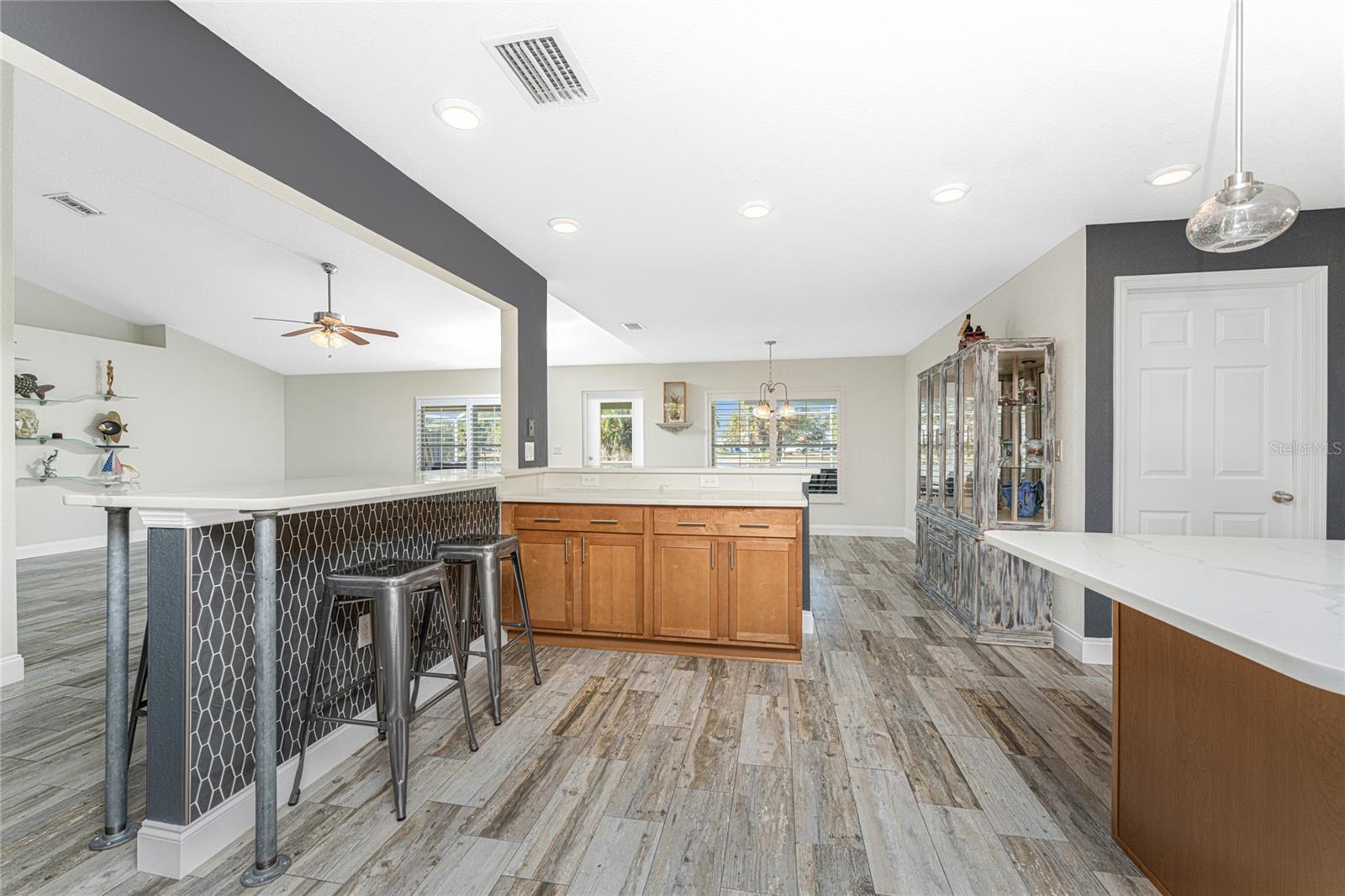 Image 24 of 75 For 17 Callao Street