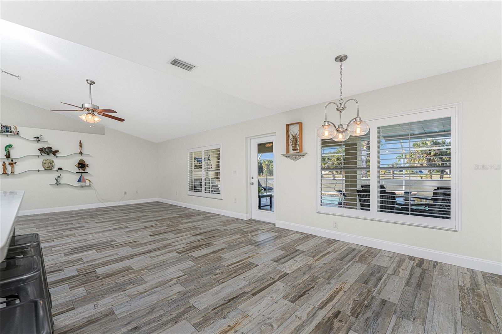 Image 25 of 75 For 17 Callao Street