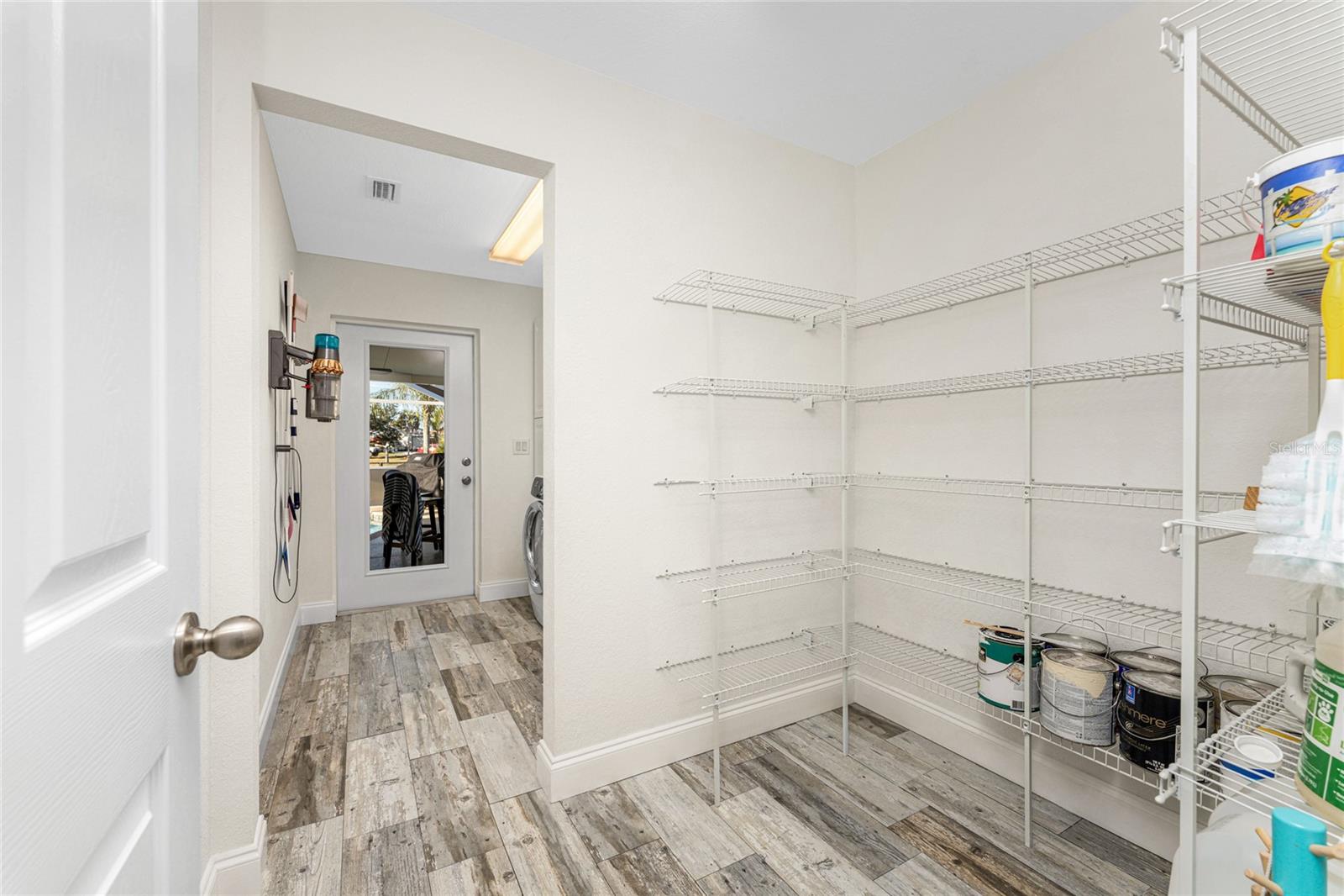 Image 26 of 75 For 17 Callao Street