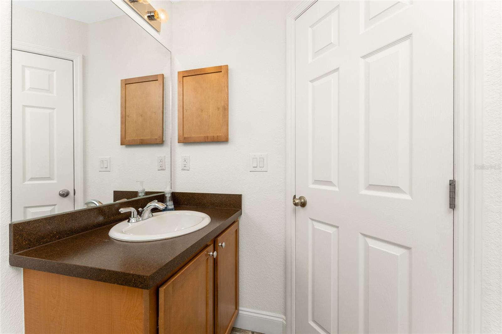 Image 32 of 75 For 17 Callao Street