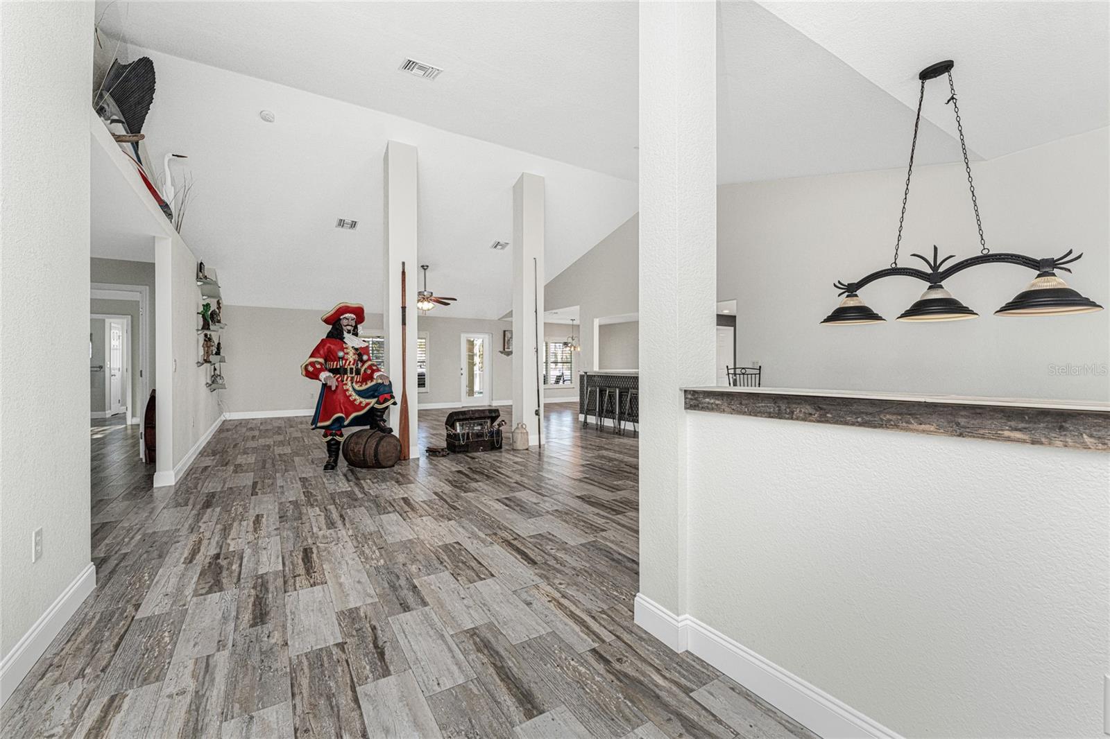 Image 4 of 75 For 17 Callao Street