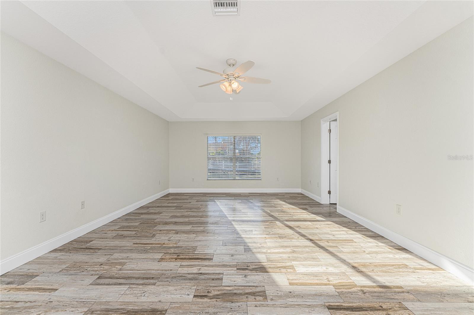 Image 40 of 75 For 17 Callao Street