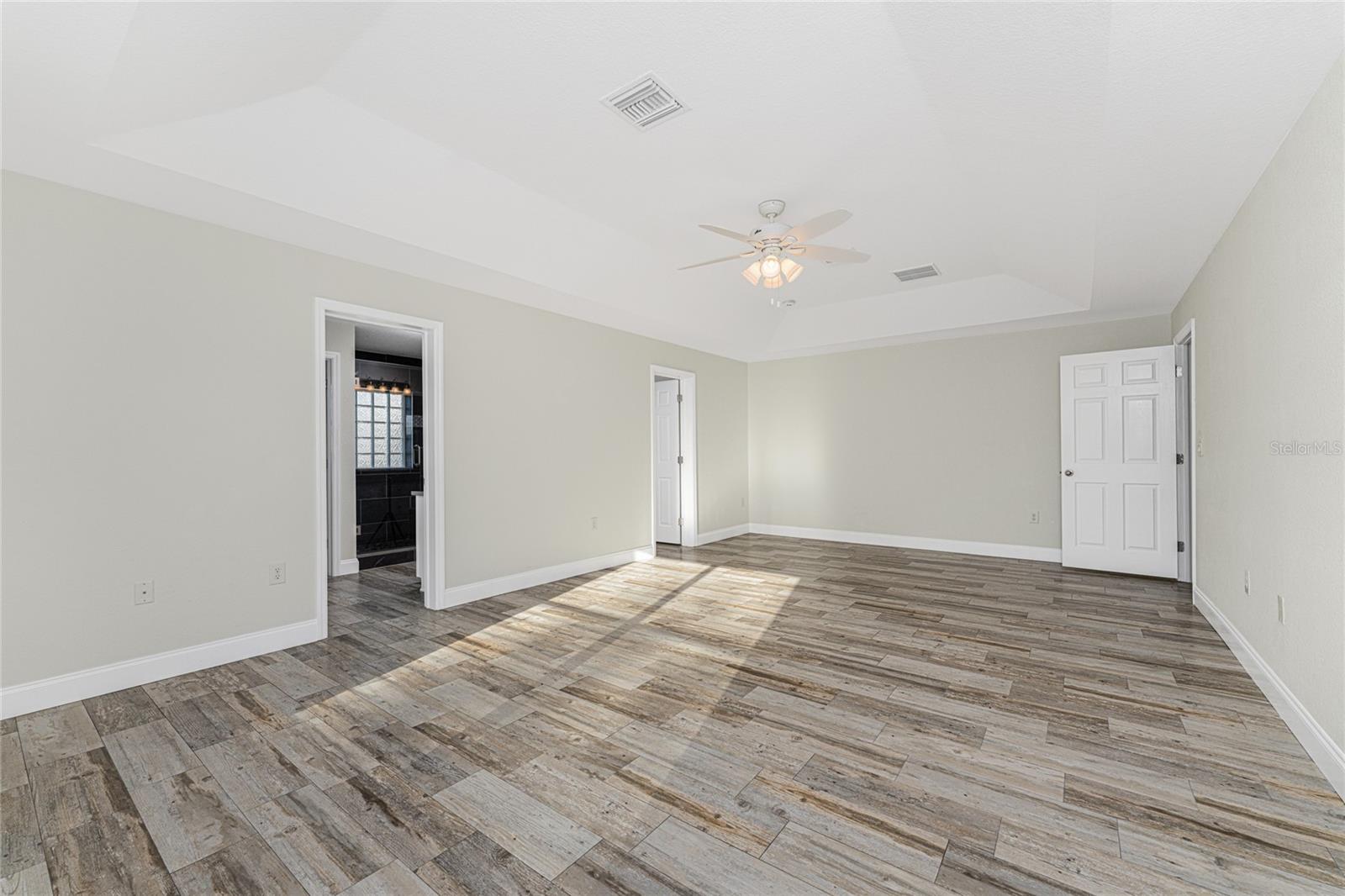 Image 41 of 75 For 17 Callao Street