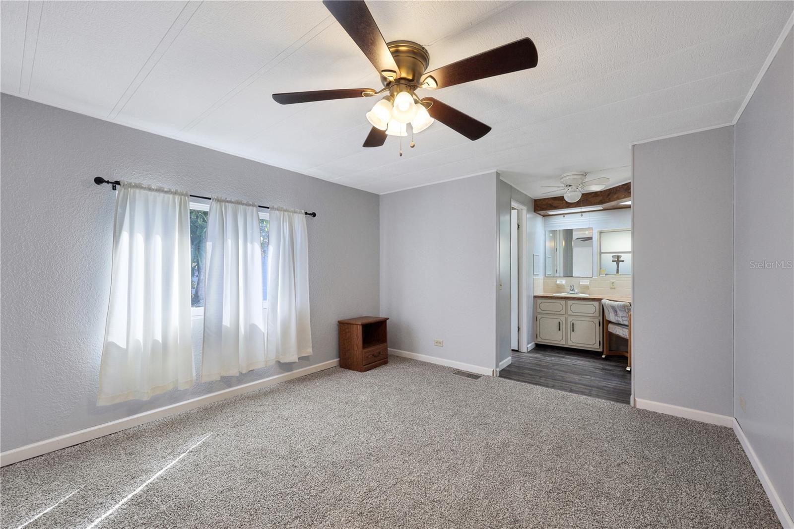 Image 13 of 94 For 2100 Kings Highway 465