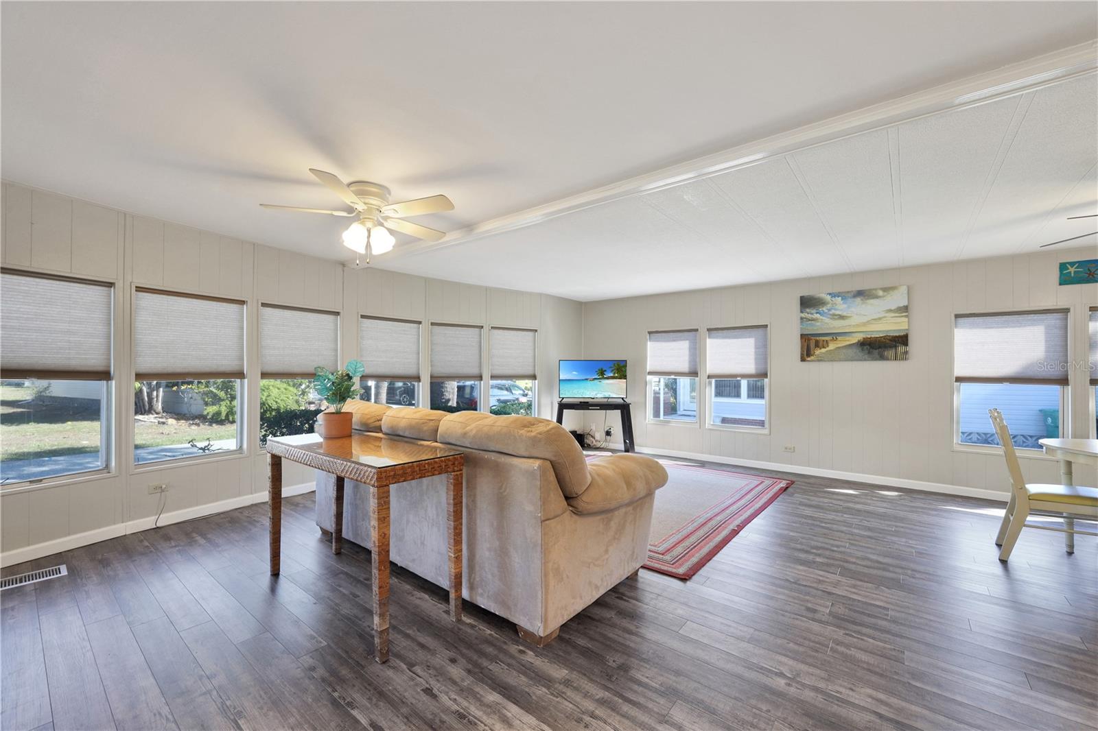 Image 9 of 94 For 2100 Kings Highway 465