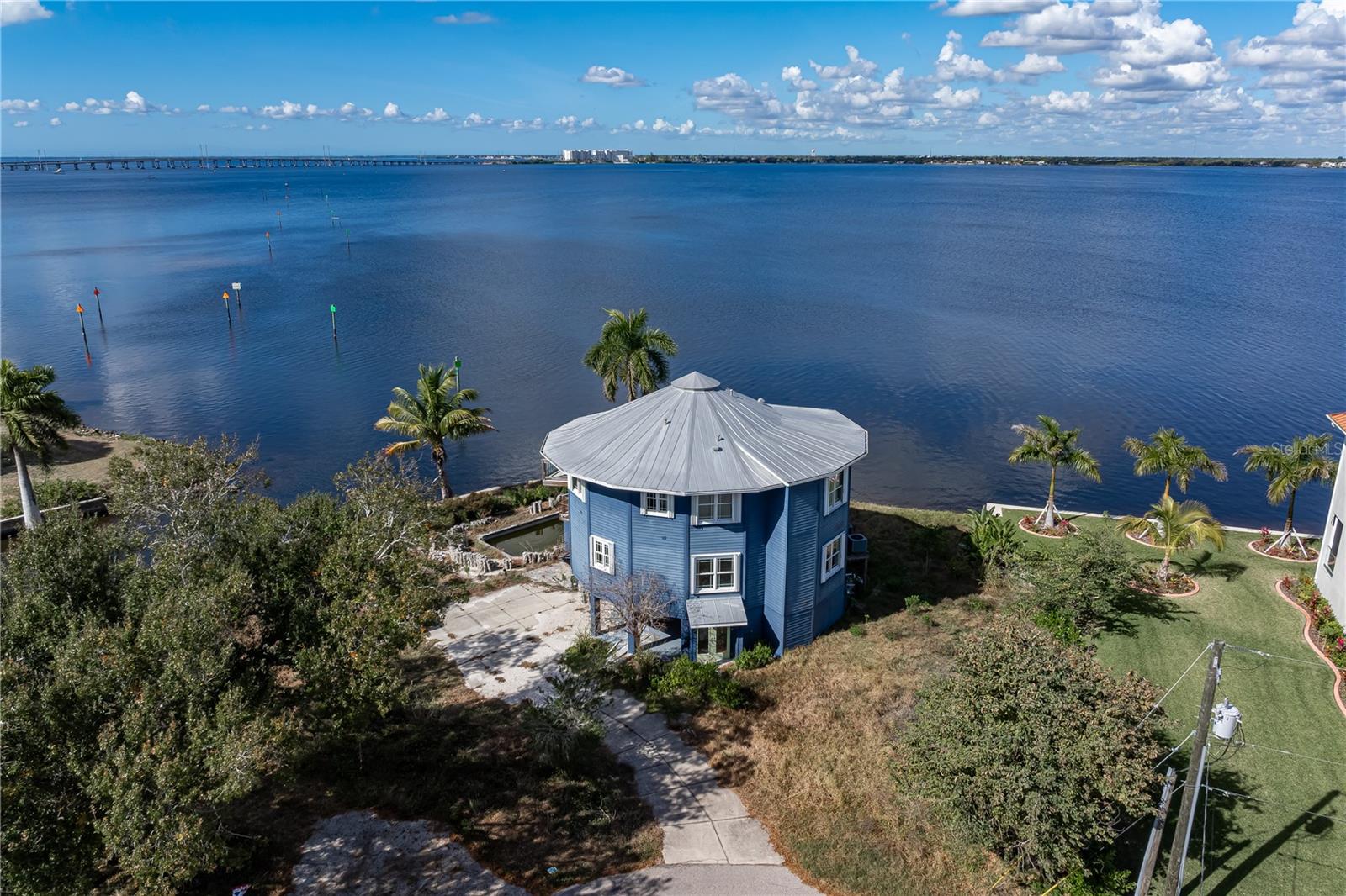 Image 12 of 50 For 321 Bayridge Place