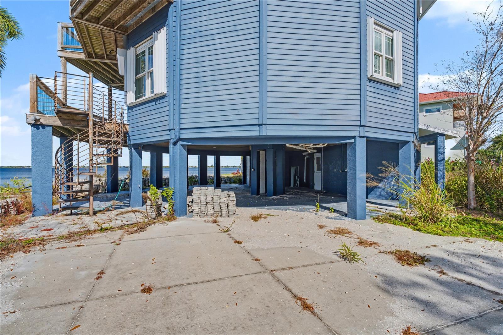 Image 14 of 50 For 321 Bayridge Place