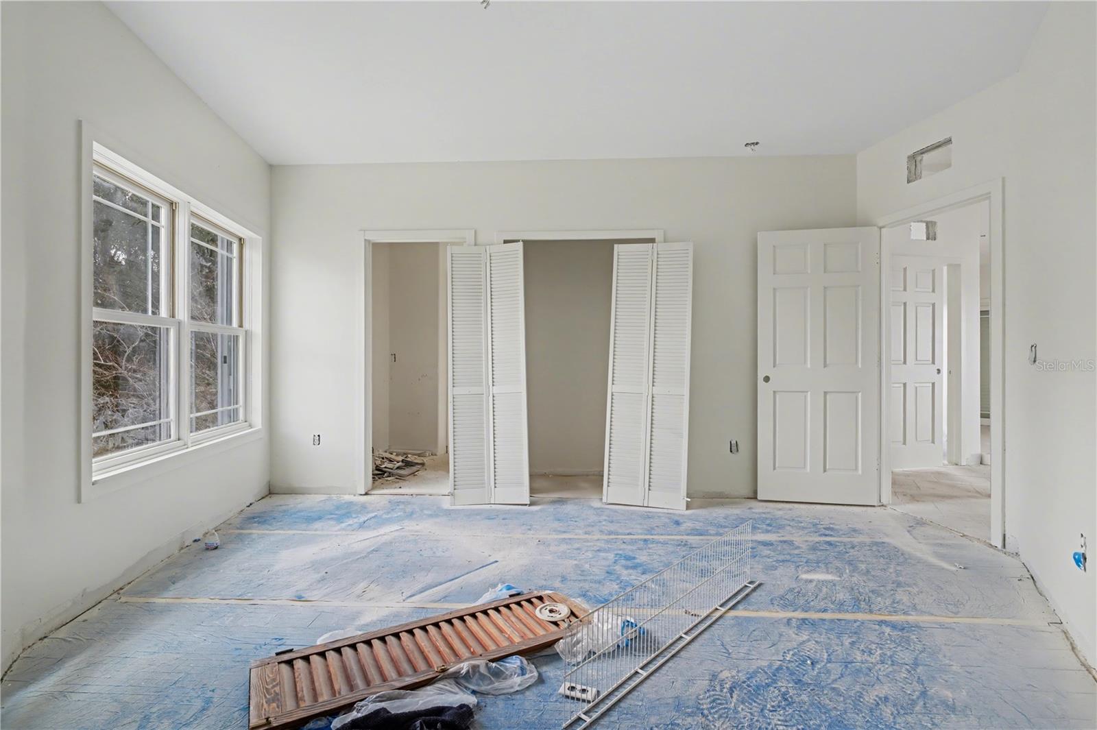 Image 22 of 50 For 321 Bayridge Place