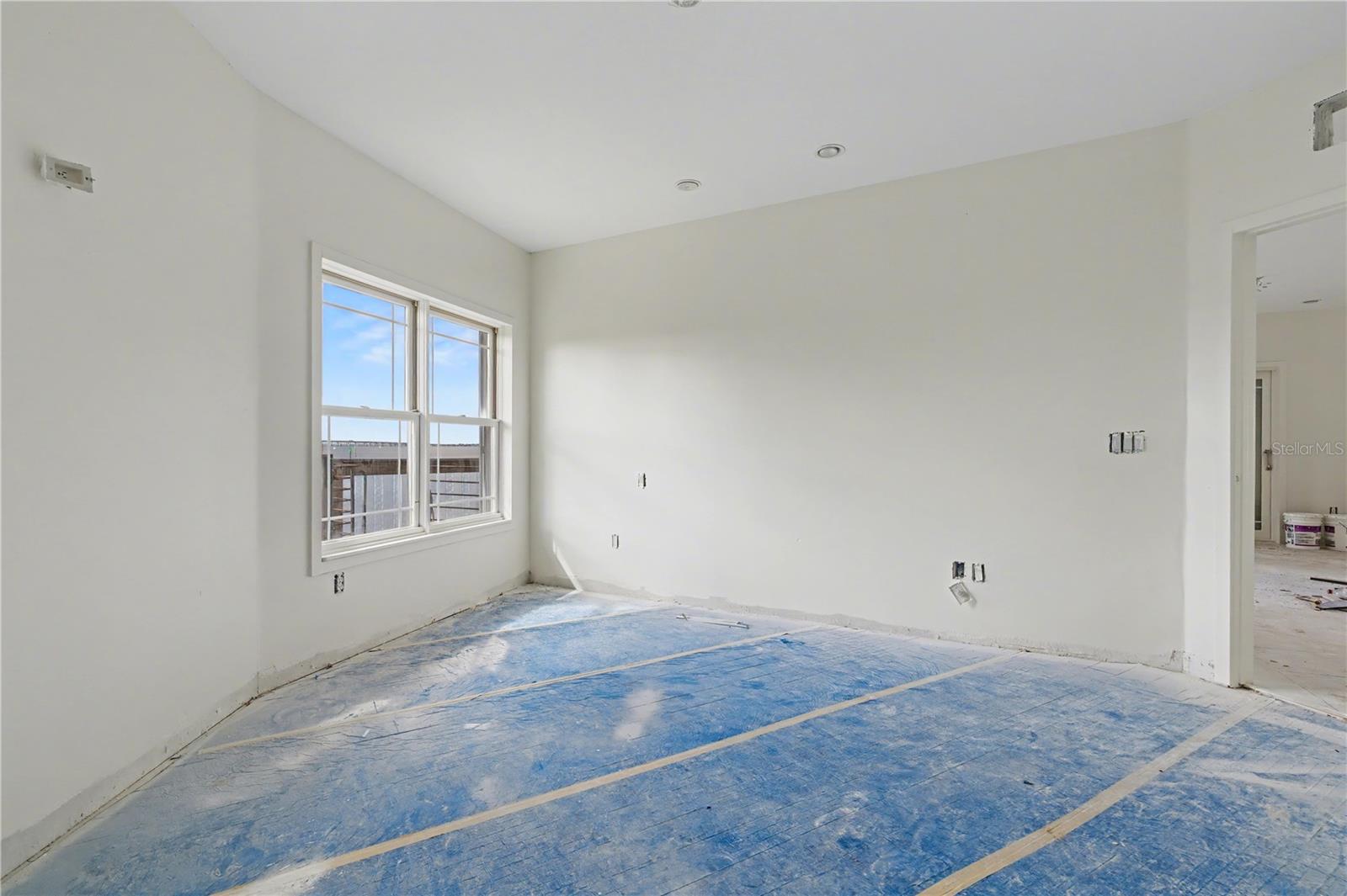 Image 25 of 50 For 321 Bayridge Place