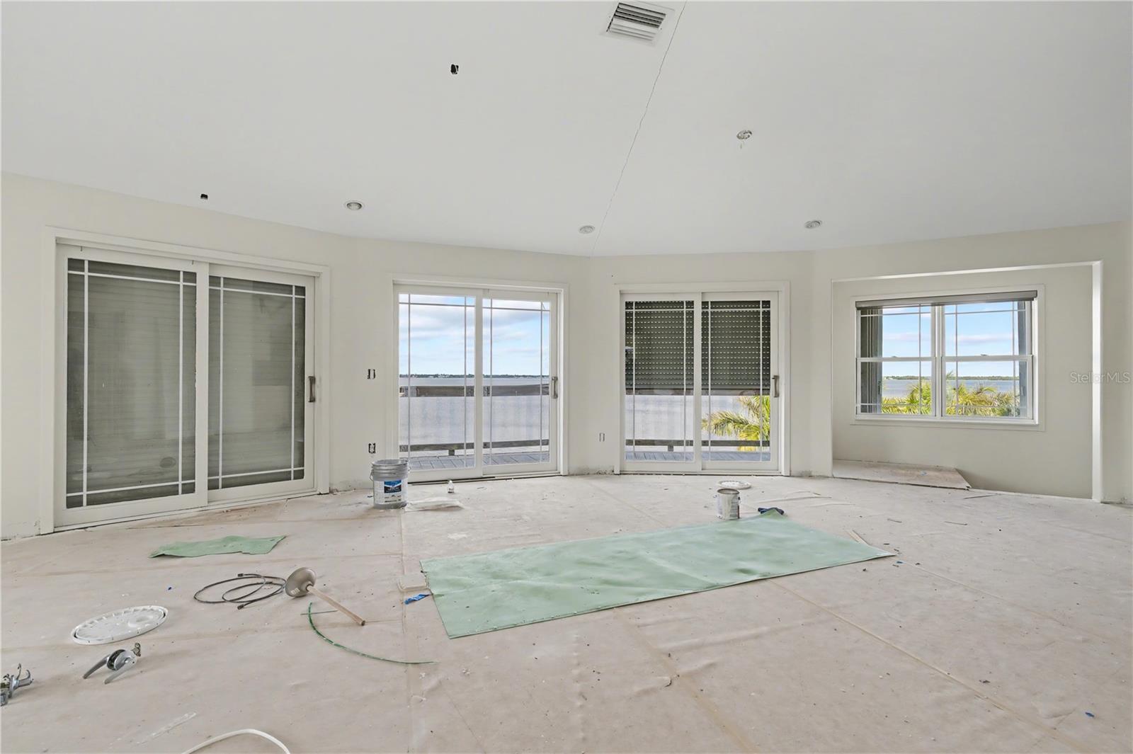 Image 32 of 50 For 321 Bayridge Place