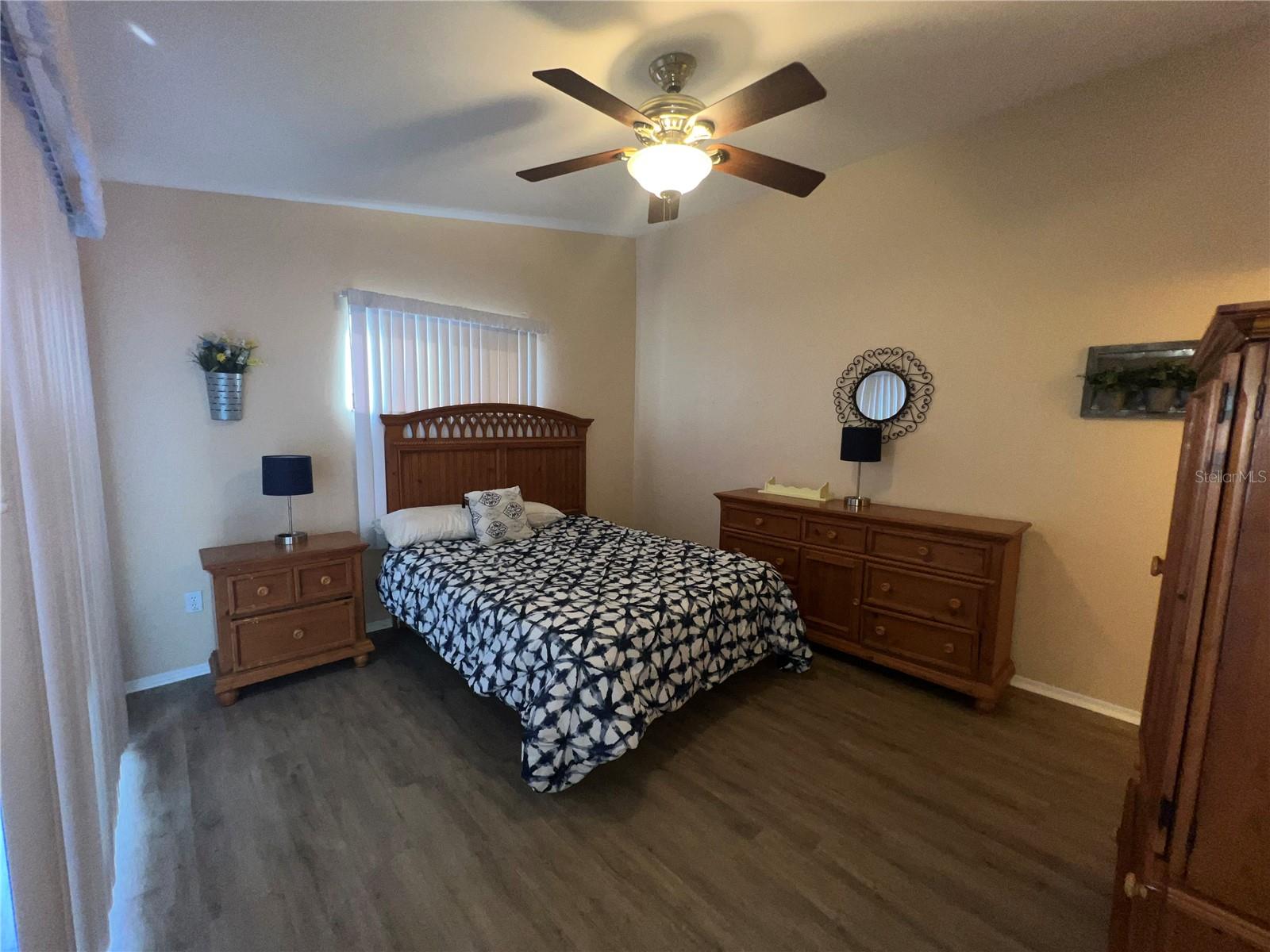 Image 12 of 30 For 3300 Loveland Boulevard 904