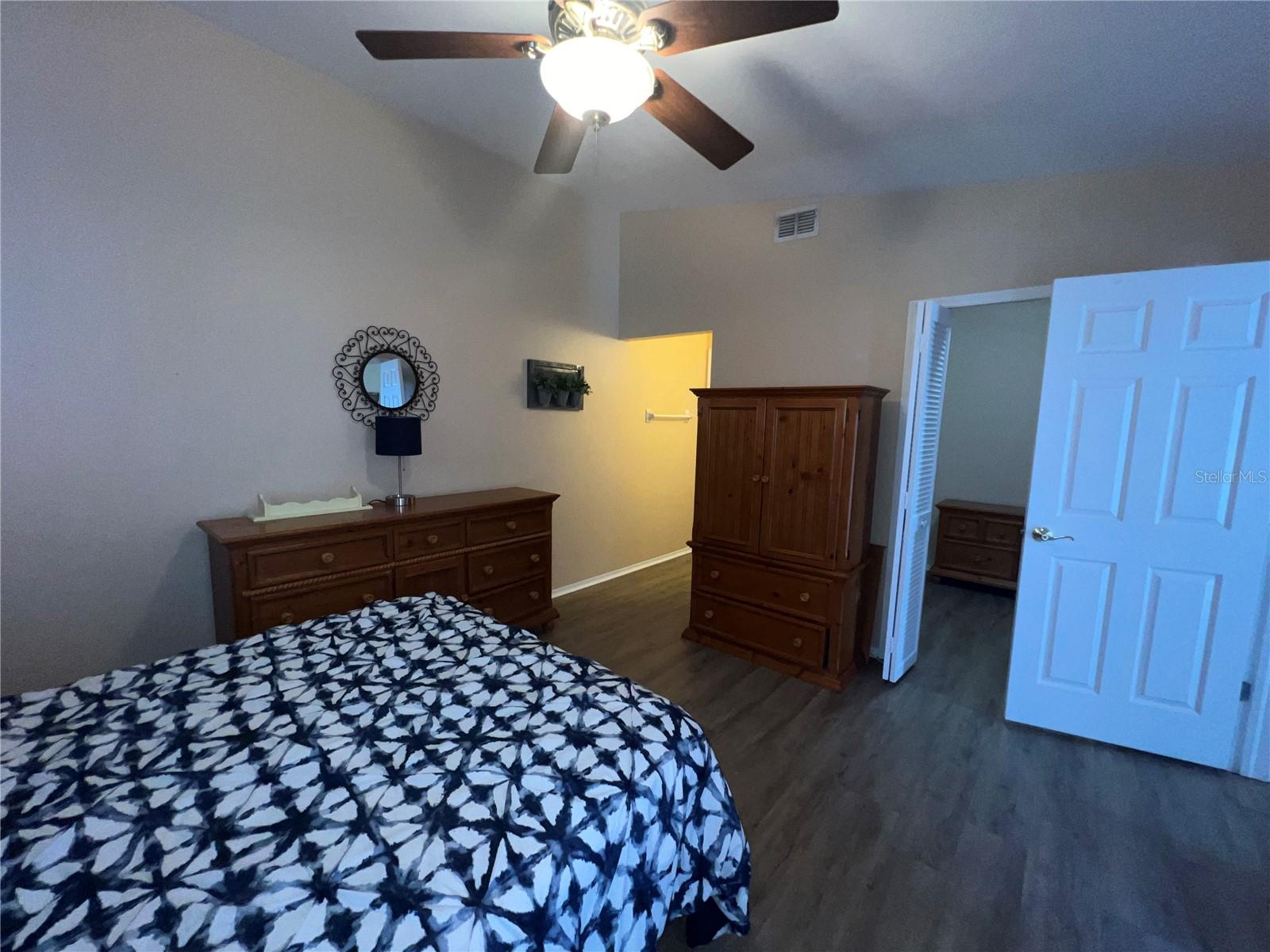 Image 13 of 30 For 3300 Loveland Boulevard 904