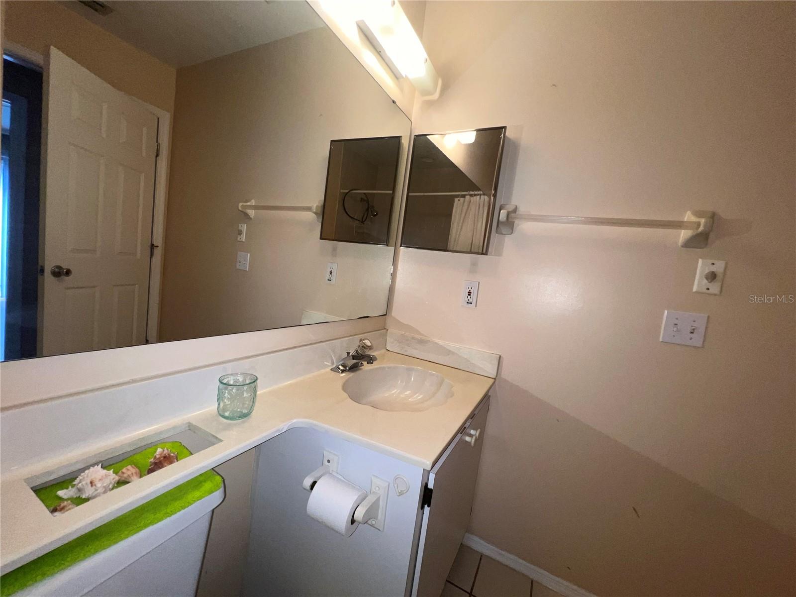 Image 20 of 30 For 3300 Loveland Boulevard 904