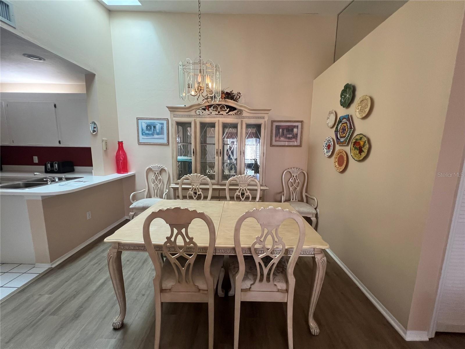 Image 5 of 30 For 3300 Loveland Boulevard 904