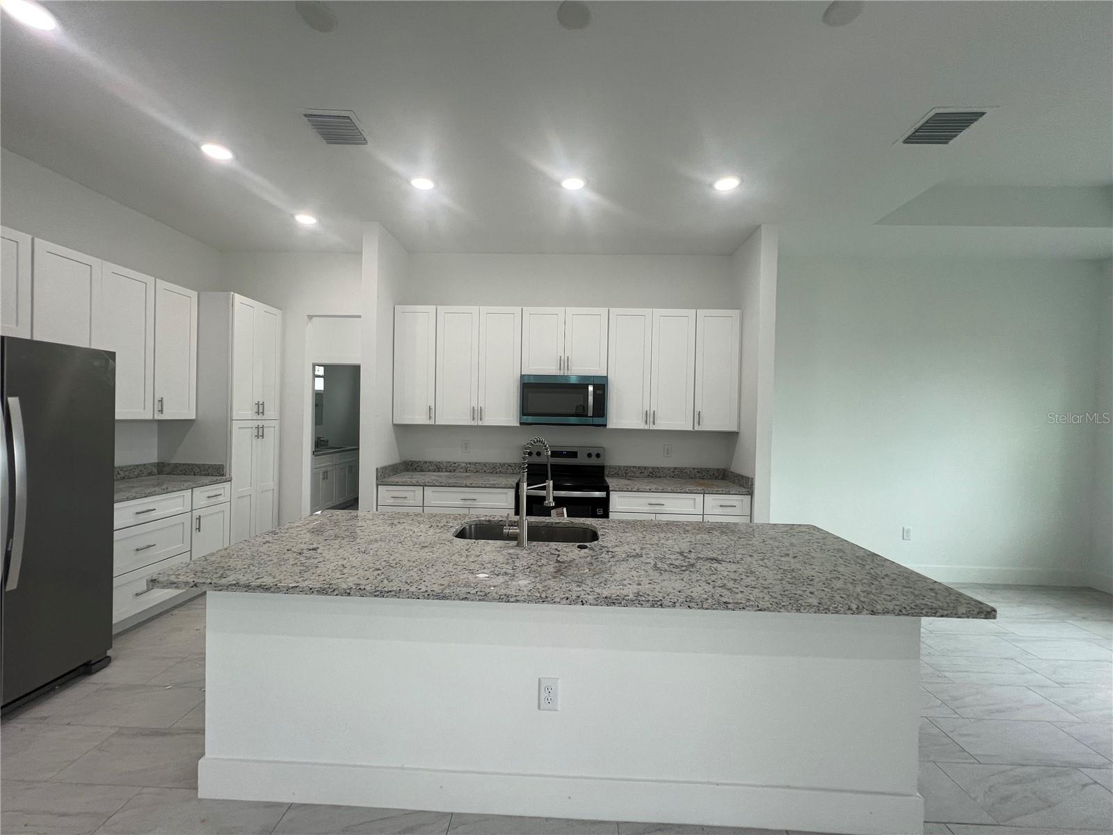 Image 6 of 34 For 17 Beam Court