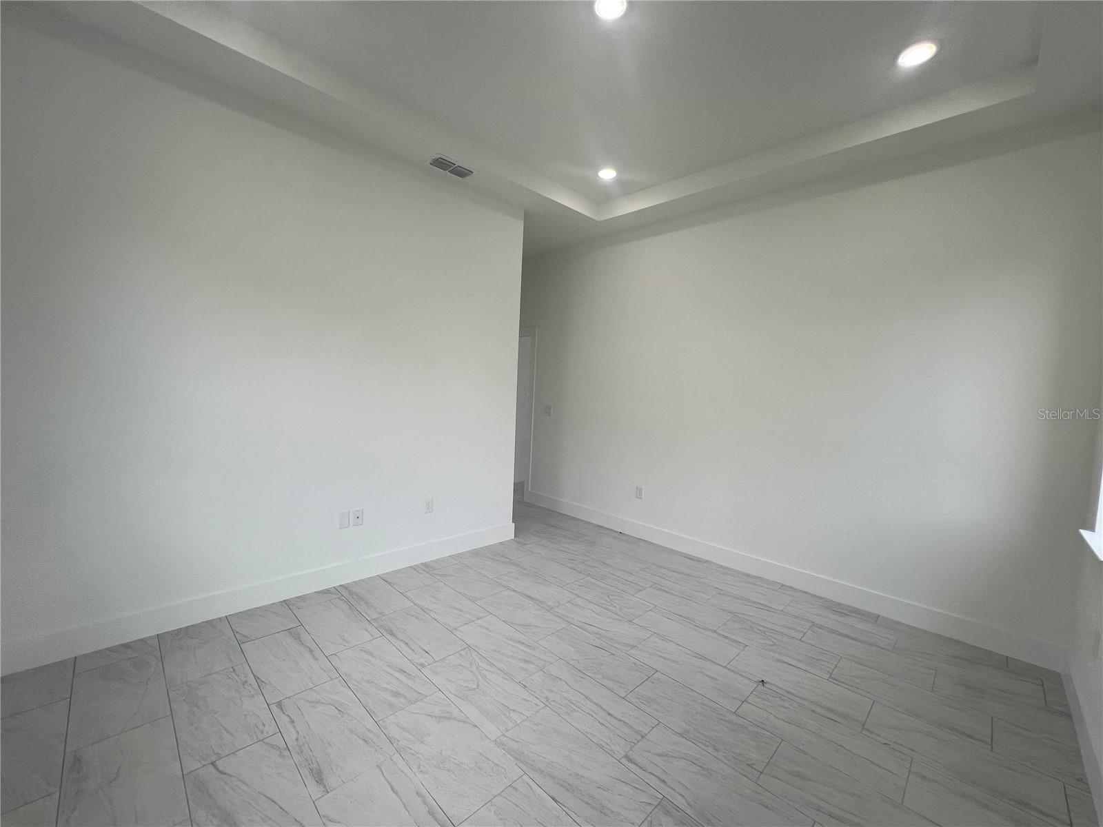 Image 13 of 28 For 187 Sesame Road E