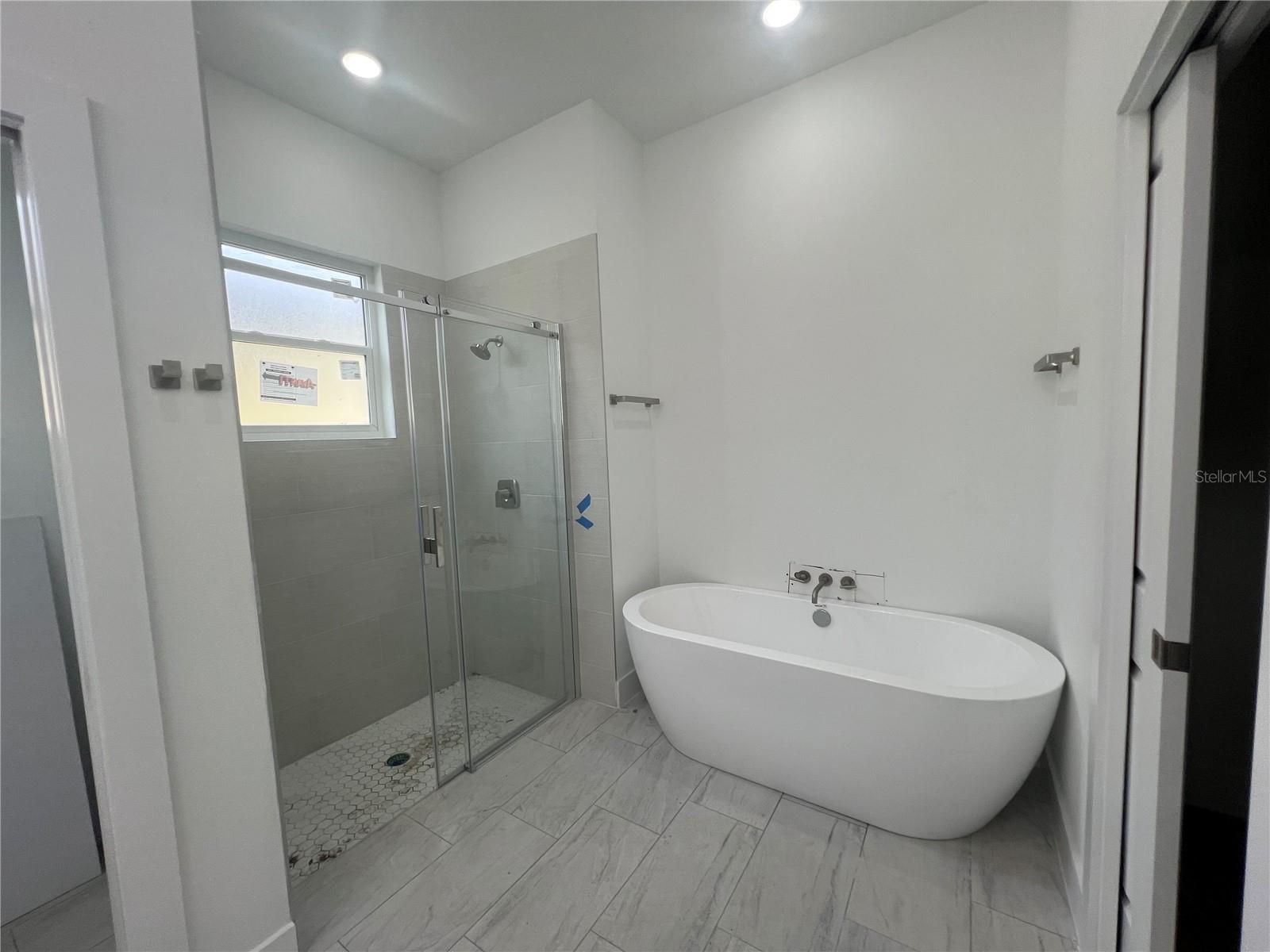 Image 15 of 28 For 187 Sesame Road E