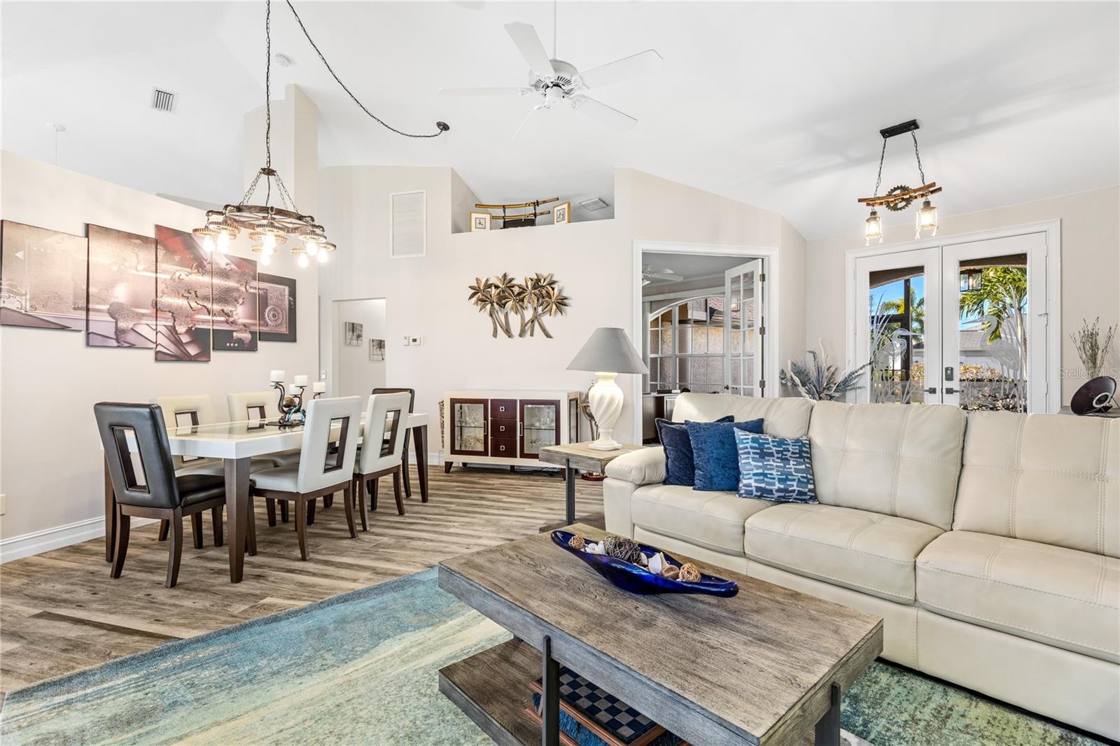 Image 25 of 59 For 11872 Princess Grace Court