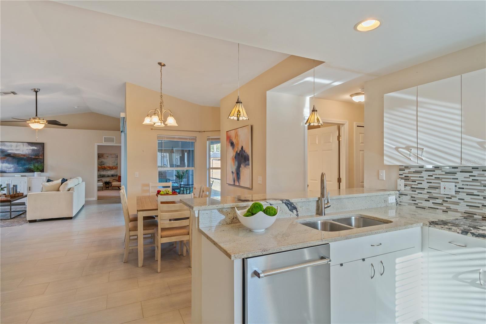 Image 16 of 62 For 2206 Mistleto Lane