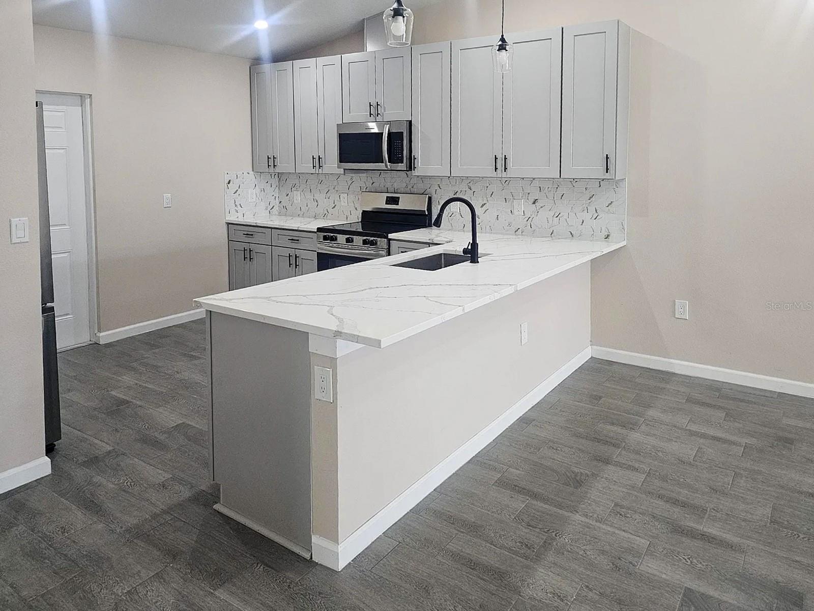 Image 10 of 32 For 11154 Pendleton Avenue