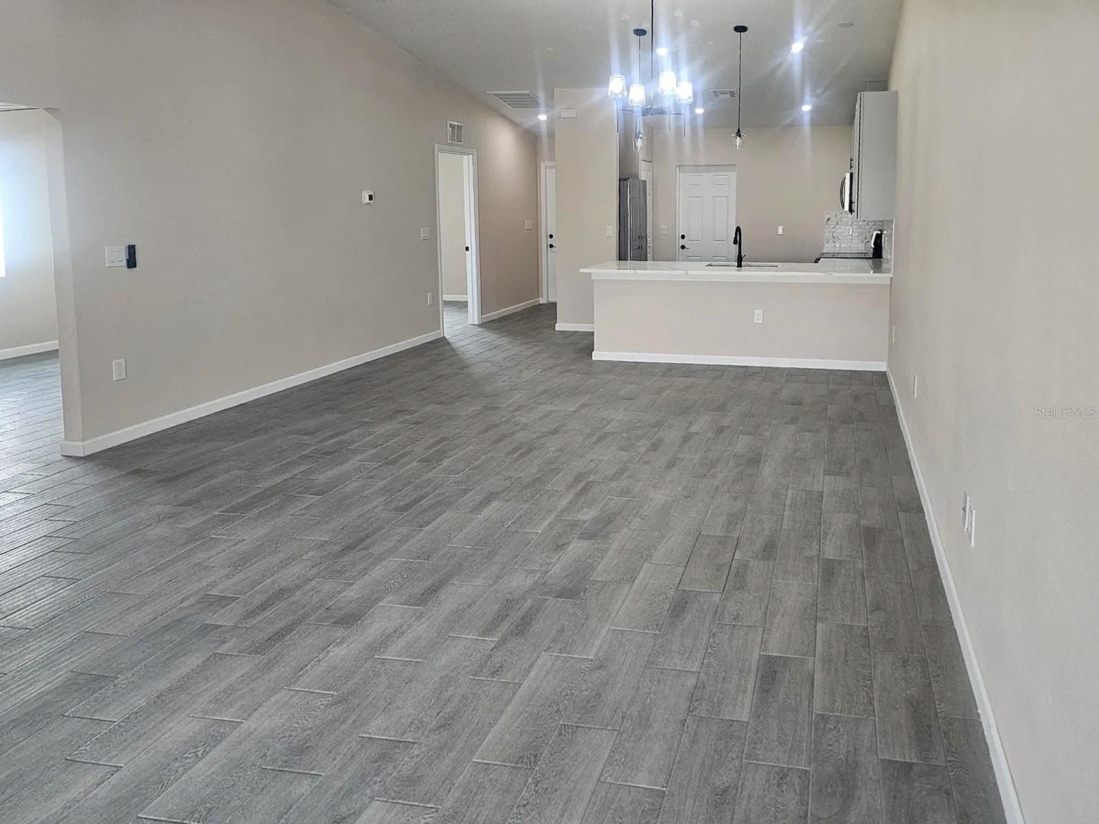 Image 7 of 32 For 11154 Pendleton Avenue