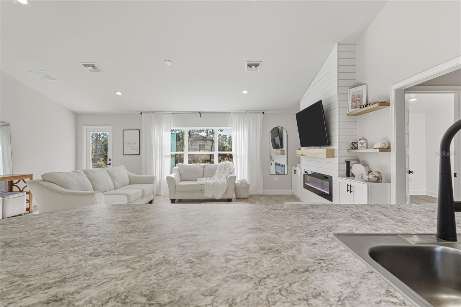 Image 15 of 40 For 1201 Lotus Street